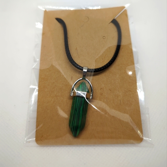 Malachite Healing Crystal Point Necklace Silver tone Leather Necklace 22" Cord - Picture 5 of 7